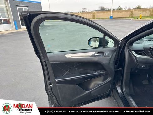 Used 2017 Lincoln MKC Premiere FWD image 9