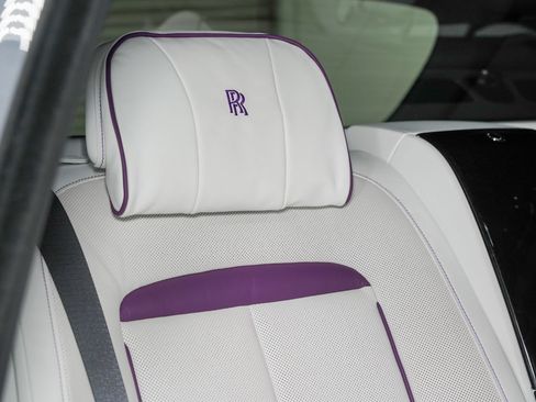 Used 2022 Rolls-Royce Cullinan w/ Dark Exterior Package AWD/4WD image 43