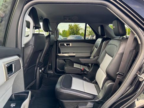 Used 2023 Ford Explorer XLT w/ Equipment Group 202A AWD/4WD image 21