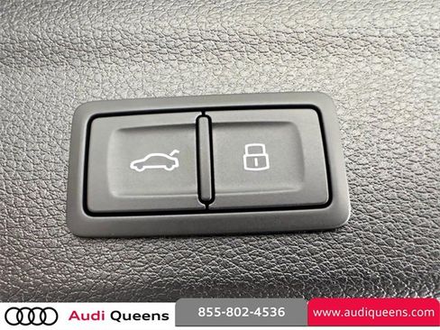 Certified 2025 Audi Q3 2.0T Premium Plus w/ Premium Plus Package image 11