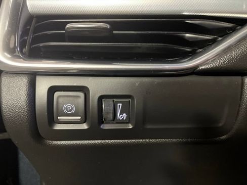Used 2019 Cadillac XT4 Premium Luxury FWD image 25
