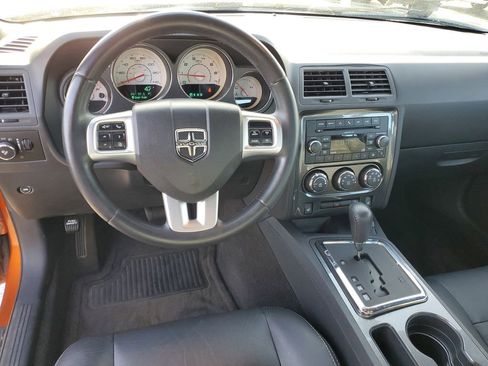 Used 2011 Dodge Challenger Base image 22