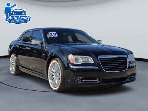 Used 2013 Chrysler 300 Motown RWD image 2