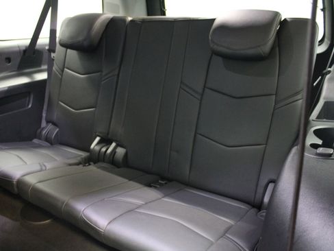 Used 2017 Cadillac Escalade ESV Luxury image 25