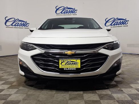 Used 2025 Chevrolet Malibu LT FWD image 3