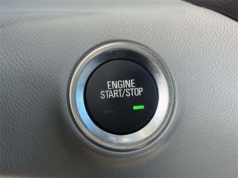 Used 2020 GMC Terrain SLE w/ Driver Convenience Package image 8