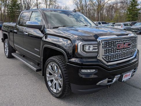 Used 2018 GMC Sierra 1500 Denali w/ Denali Ultimate Package AWD/4WD image 4