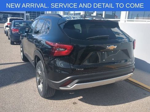 Certified 2024 Chevrolet Trax LT FWD image 3