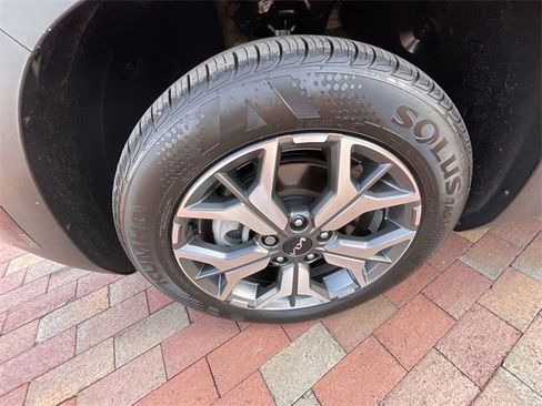 Used 2023 Kia Seltos EX image 28