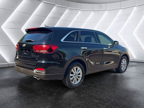 Used 2020 Kia Sorento FWD V6 image 5