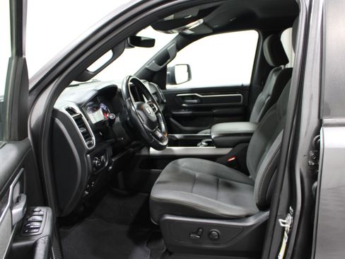 Used 2022 RAM 1500 Big Horn AWD/4WD image 3