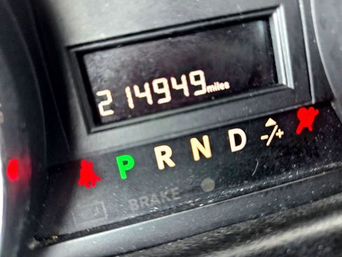 Used 2019 Dodge Grand Caravan SXT image 18