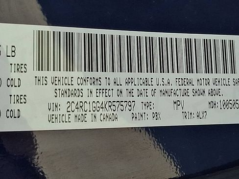 Used 2019 Chrysler Pacifica Limited w/ Tire & Wheel Group FWD image 27