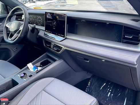 New 2026 Volkswagen Tiguan SE R-Line AWD/4WD image 10