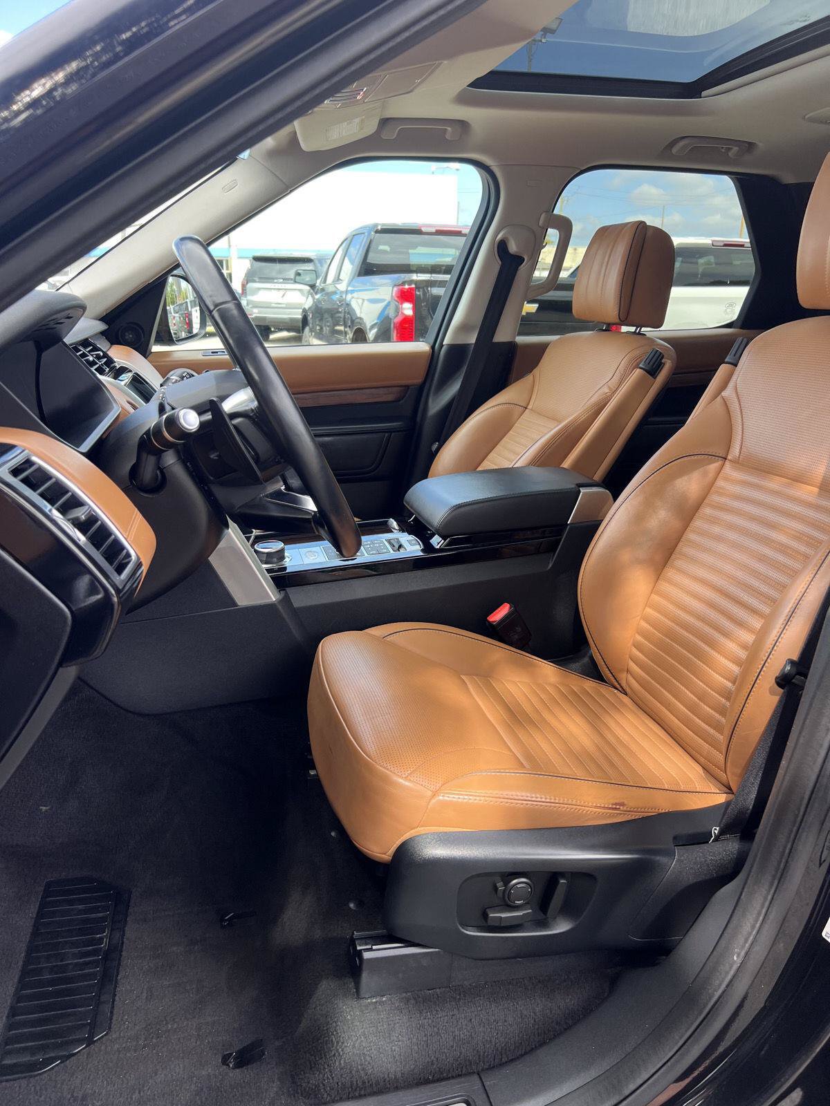 Used 2018 Land Rover Discovery HSE Luxury AWD/4WD image 19