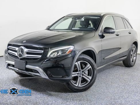 Used 2019 Mercedes-Benz GLC 300 4MATIC image 3