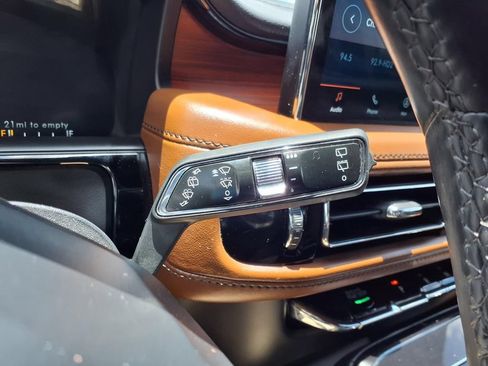 Used 2022 Lincoln Nautilus Reserve w/ Luxury Package FWD image 19
