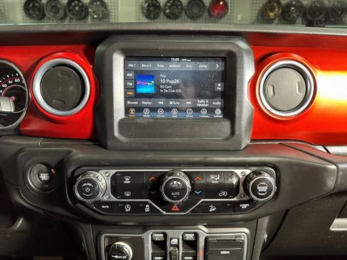 Used 2018 Jeep Wrangler Unlimited Rubicon w/ LED Lighting Group image 20