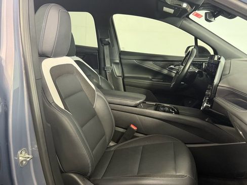 Used 2024 Chevrolet Blazer EV LT image 31