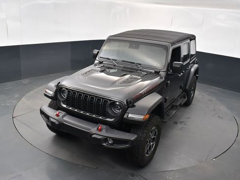 Used 2024 Jeep Wrangler Rubicon w/ Convenience Group image 33