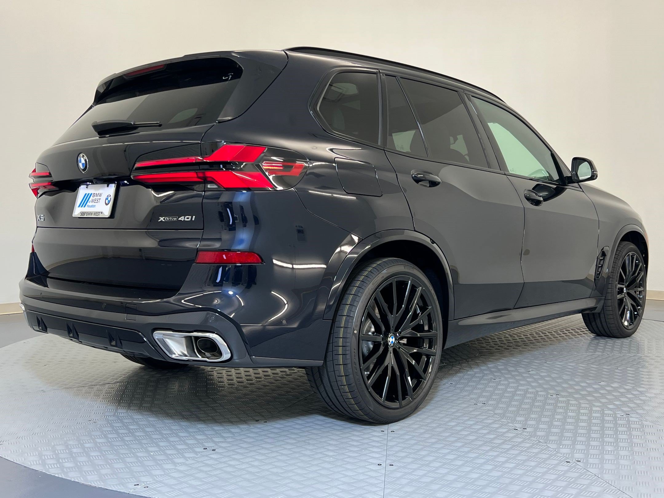 Used 2026 BMW X5 xDrive40i w/ M Sport Package AWD/4WD image 9