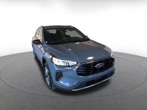 Used 2025 Ford Escape ST-Line image 3