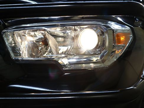 Used 2023 Toyota Tacoma SR image 12