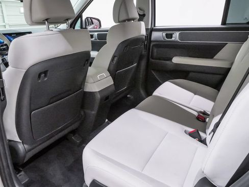 Certified 2024 Hyundai Santa Fe SE FWD image 10