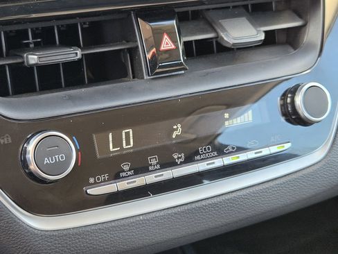 Used 2025 Toyota Corolla LE FWD image 20