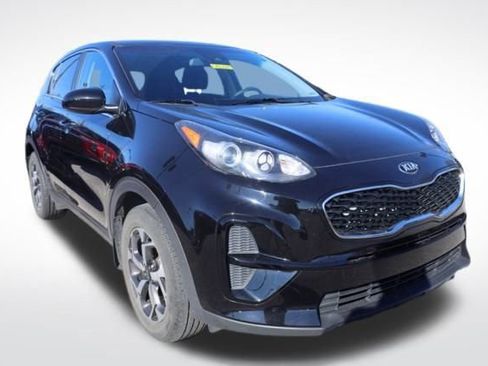 Used 2022 Kia Sportage LX image 2