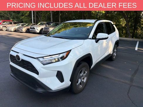Certified 2025 Toyota RAV4 LE AWD/4WD image 3