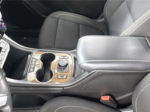 Used 2023 GMC Acadia SLE w/ Driver Convenience Package image 37