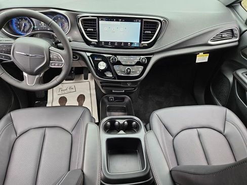 New 2026 Chrysler Pacifica Select FWD image 10