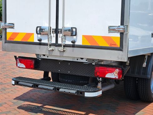 Used 2023 Mercedes-Benz Sprinter 3500 image 11