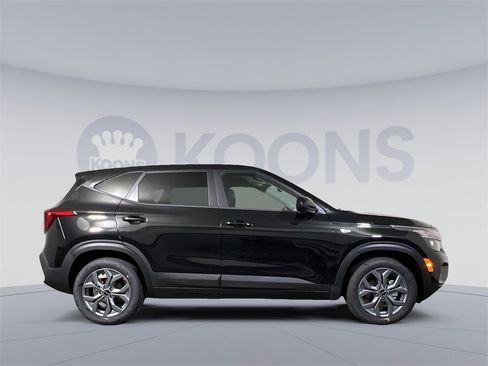New 2026 Kia Seltos LX image 7