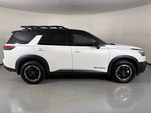 Used 2025 Nissan Pathfinder Rock Creek AWD/4WD image 9