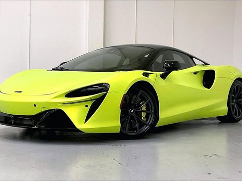 Used 2023 McLaren Artura image 3