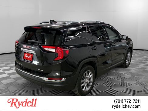 Used 2024 GMC Terrain SLT w/ Tech Package AWD/4WD image 5