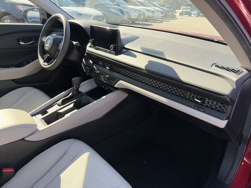 Certified 2025 Honda Accord SE image 12