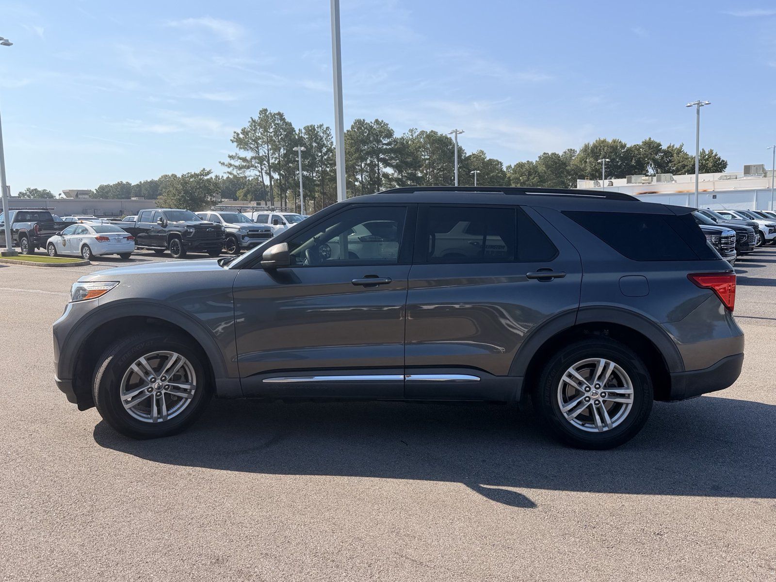 Used 2020 Ford Explorer XLT RWD image 9