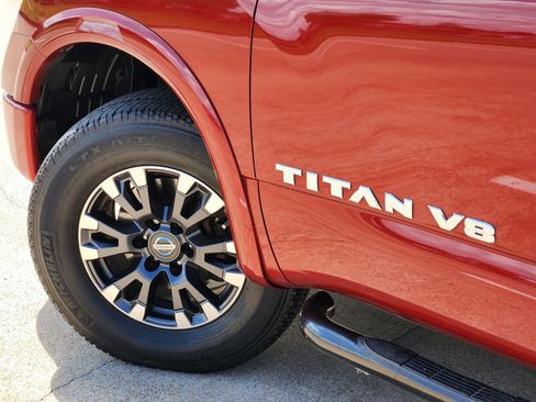 Used 2018 Nissan Titan PRO-4X w/ Pro-4x Utility Package image 14