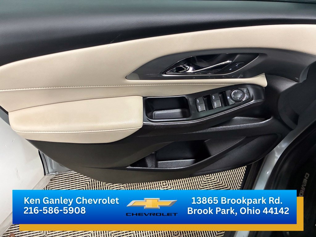Used 2023 Chevrolet Traverse LS w/ Safety Package FWD image 9