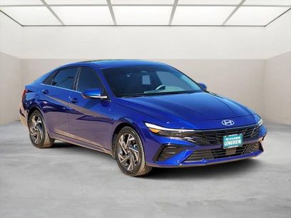 Used 2024 Hyundai Elantra SEL w/ Convenience Package