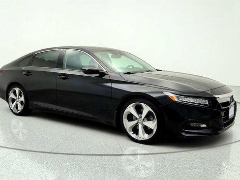 Used 2019 Honda Accord Touring image 3