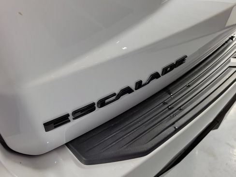 Certified 2024 Cadillac Escalade Sport w/ LPO, ONYX Package AWD/4WD image 5