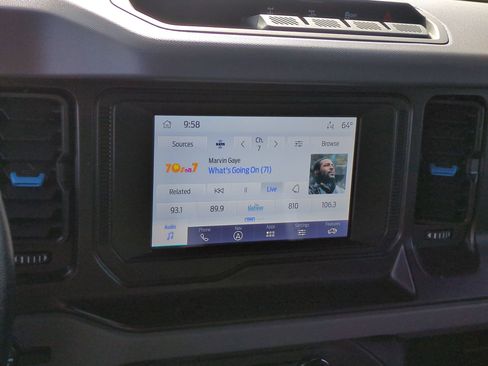 Used 2022 Ford Bronco Black Diamond image 21