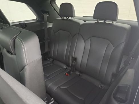 Used 2025 Audi Q7 3.0T Premium Plus AWD/4WD image 37