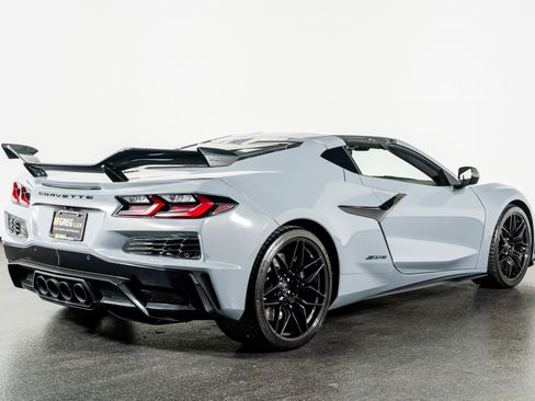 Used 2025 Chevrolet Corvette Z06 image 10