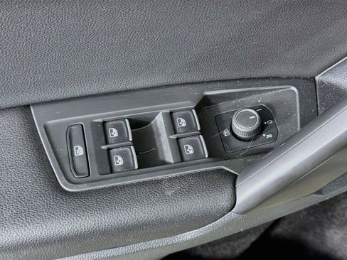 Used 2021 Volkswagen Tiguan SEL w/ 3-Row Tiguan MDO Package FWD image 17