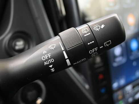 Used 2025 Subaru Forester Limited AWD/4WD image 28